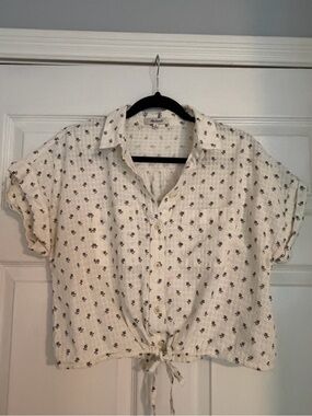 Madewell White Button-Front Cropped Tie-Hem Blouse with Black Floral Print